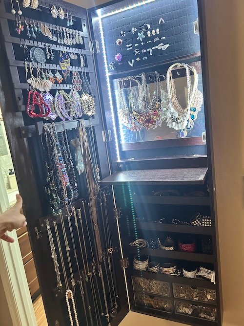 wall jewelry organizer